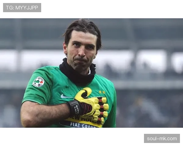 阿利松与布冯：跨越时代的门神对决，传奇守门技艺的传承与超越